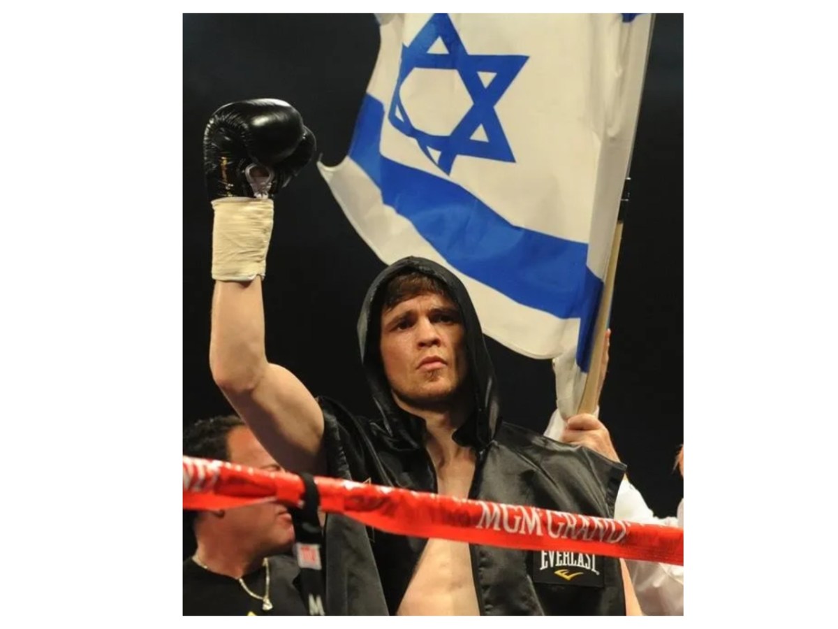 Rabbi boxer Yuri Foreman to speak at Great Neck library screening
