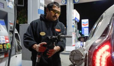 New York leaders for and against federal gas tax holiday