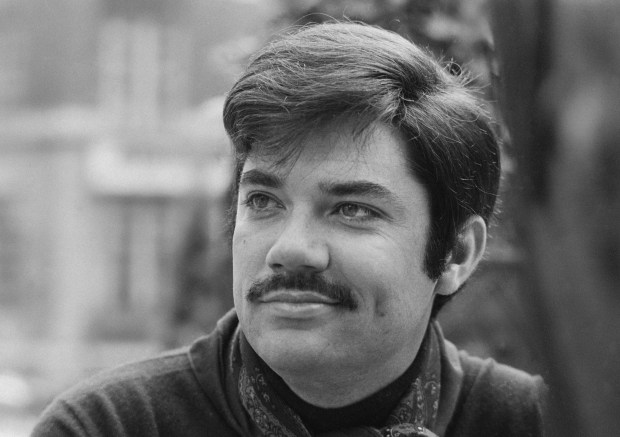 American film critic Rex Reed is pictured in the UK in 1971. (Photo by Evening Standard/Hulton Archive/Getty Images)