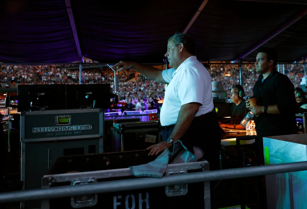 GettyImages-2171823098 Bruce Springsteen Snubs Chris Christie at Brooklyn Concert