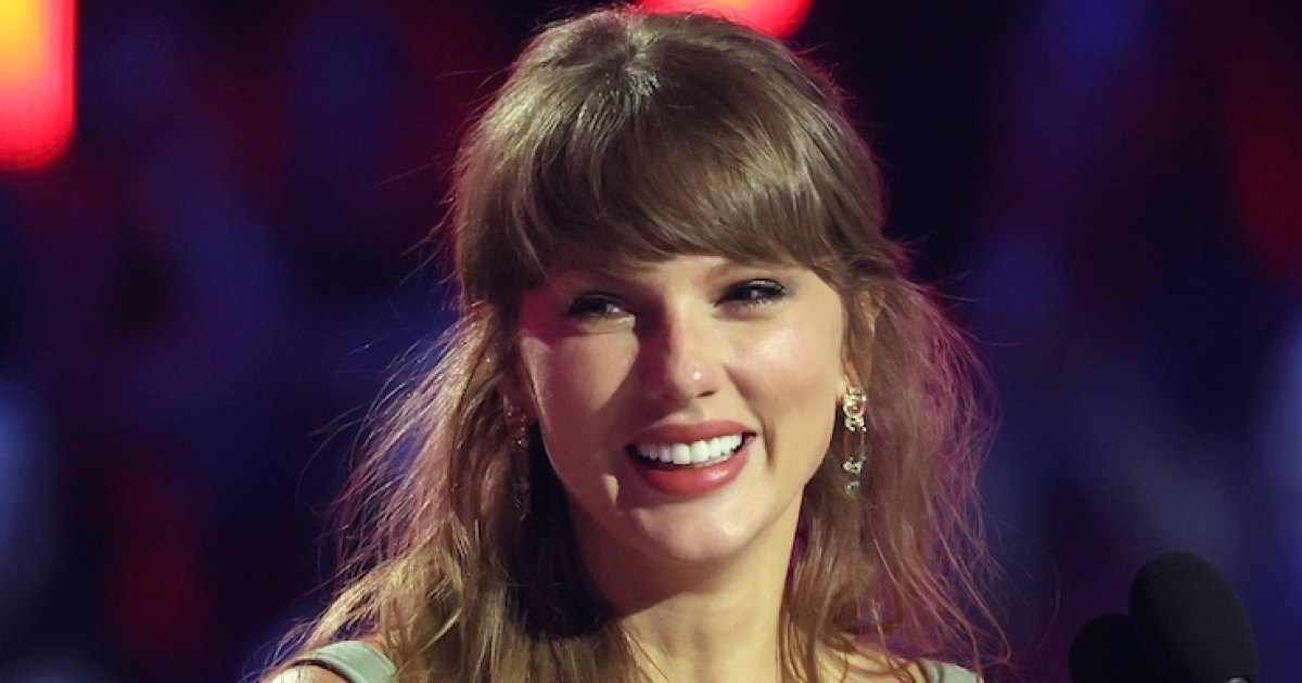 Taylor Swift Spotted With Her Parents, Brother Austin in NYC
