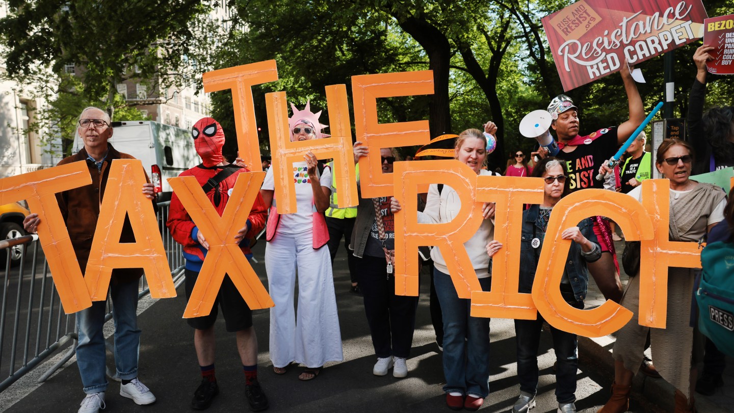 Protesters Clamor Outside of Met Gala Opposing Jeff Bezos' Involvement