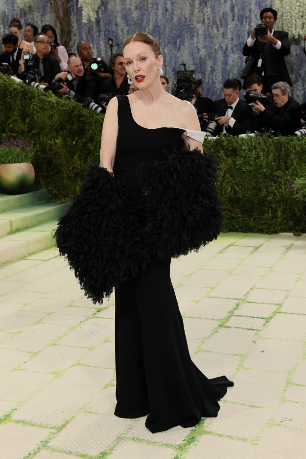 NEW YORK, NEW YORK - MAY 04: Julianne Moore attends the 2026 Met Gala celebrating "Costume Art" at the Metropolitan Museum of Art on May 04, 2026 in New York City. (Photo by Mike Coppola/Getty Images)