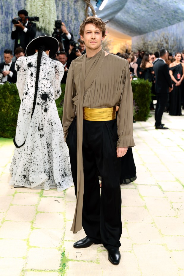 NEW YORK, NEW YORK - MAY 04: Joe Alwyn attends the 2026 Met Gala celebrating "Costume Art" at the Metropolitan Museum of Art on May 04, 2026 in New York City. (Photo by Dimitrios Kambouris/Getty Images for The Met Museum/Vogue)