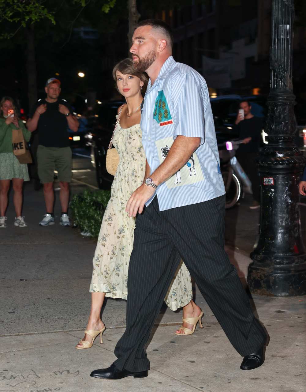 GettyImages-2275863925Taylor-Swift-and-Travis-Kelce-Hold-Hands-on-Romantic-Date-Night-in-NYC.jpg