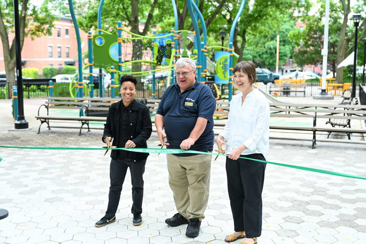 180-year-old Cuyler Gore Park gets new playground, spray showers and seating in $5M renovation • Brooklyn Paper