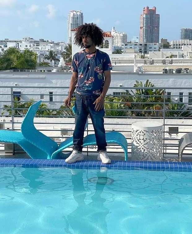 Leonides Baez (pictured) was fatally stabbed outside the Burger & Lobster restaurant on W. 43rd St. near Seventh Ave. in Manhattan on Monday, May 4, 2026. (Courtesy of Family)