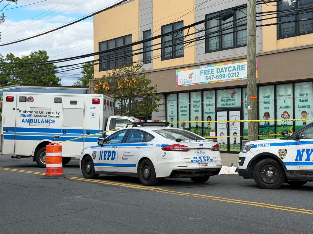 Man, 72, killed after falling in front of MTA bus on Staten Island: NYPD