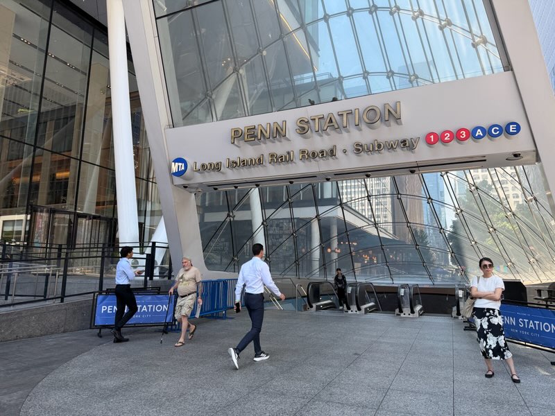 $8B Penn Station rebuild goes to firm apparently favored by Trump; MSG to stay put