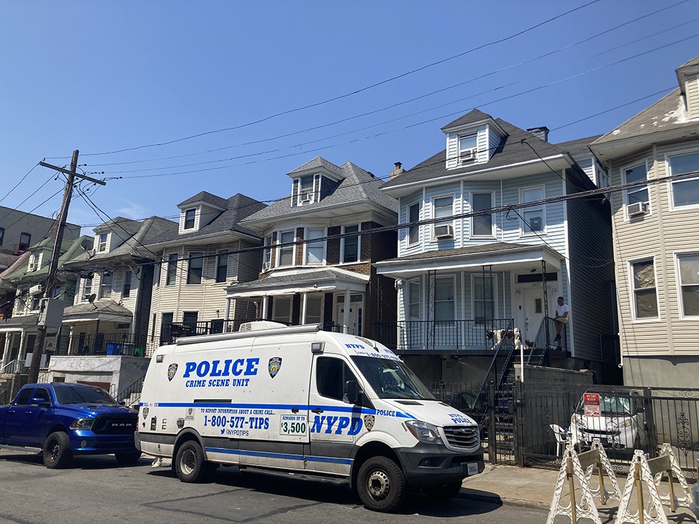 Fordham Manor: Man Dies after Fatal Stabbing, Friend Who Tried to Help Also Stabbed but Survived