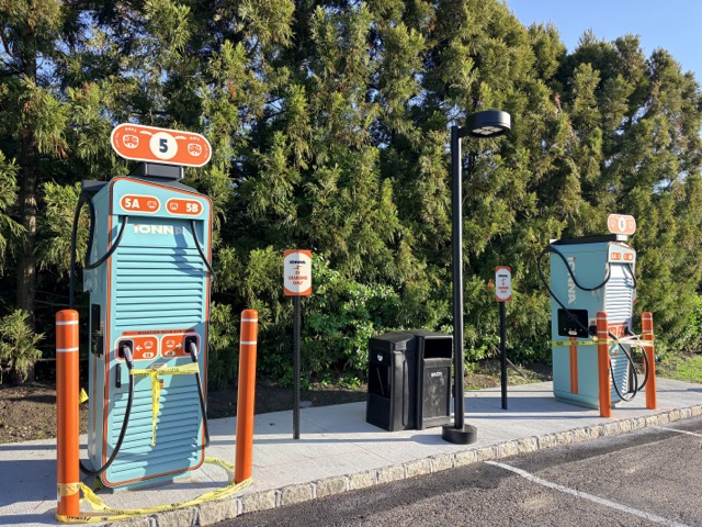 Manhasset civic group shares updates on Apple EV station