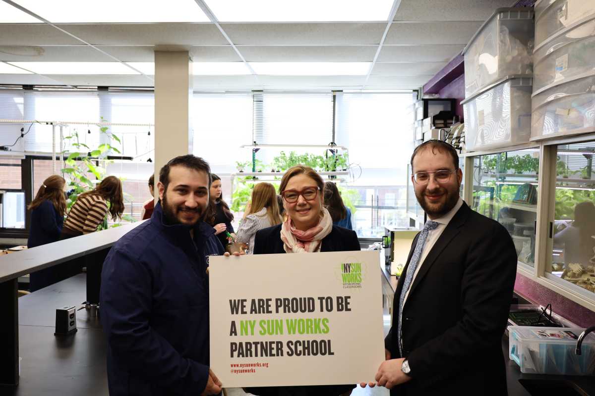 AM Berger joins ribbon-cutting ceremony for new hydroponic classroom at Forest Hills yeshiva – QNS