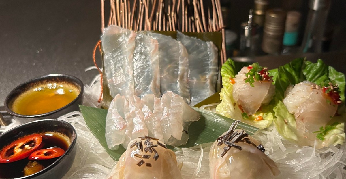 Cocktails and Seafood Collide at This Underground Koreatown Bar