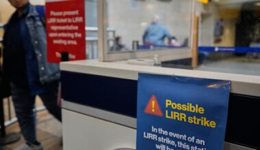 Strike deadline nears for New York-area train system with 250,000 daily commuters