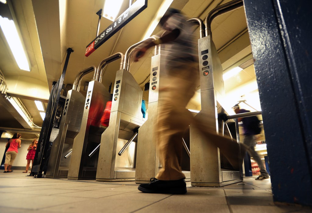 Man, 41, fatally struck by subway at Manhattan's Columbus Circle