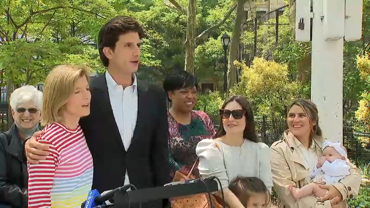 Manhattan Congressional candidate calls for ‘Monthly Mom’s’ bonus – NBC New York