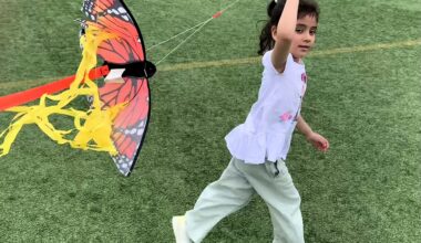 Kite fliers sprinted across Brooklyn Bridge Park’s Pier 5 with their colorful creations during 2024’s Spring Festival. Photo: Mary Frost, Brooklyn Eagle