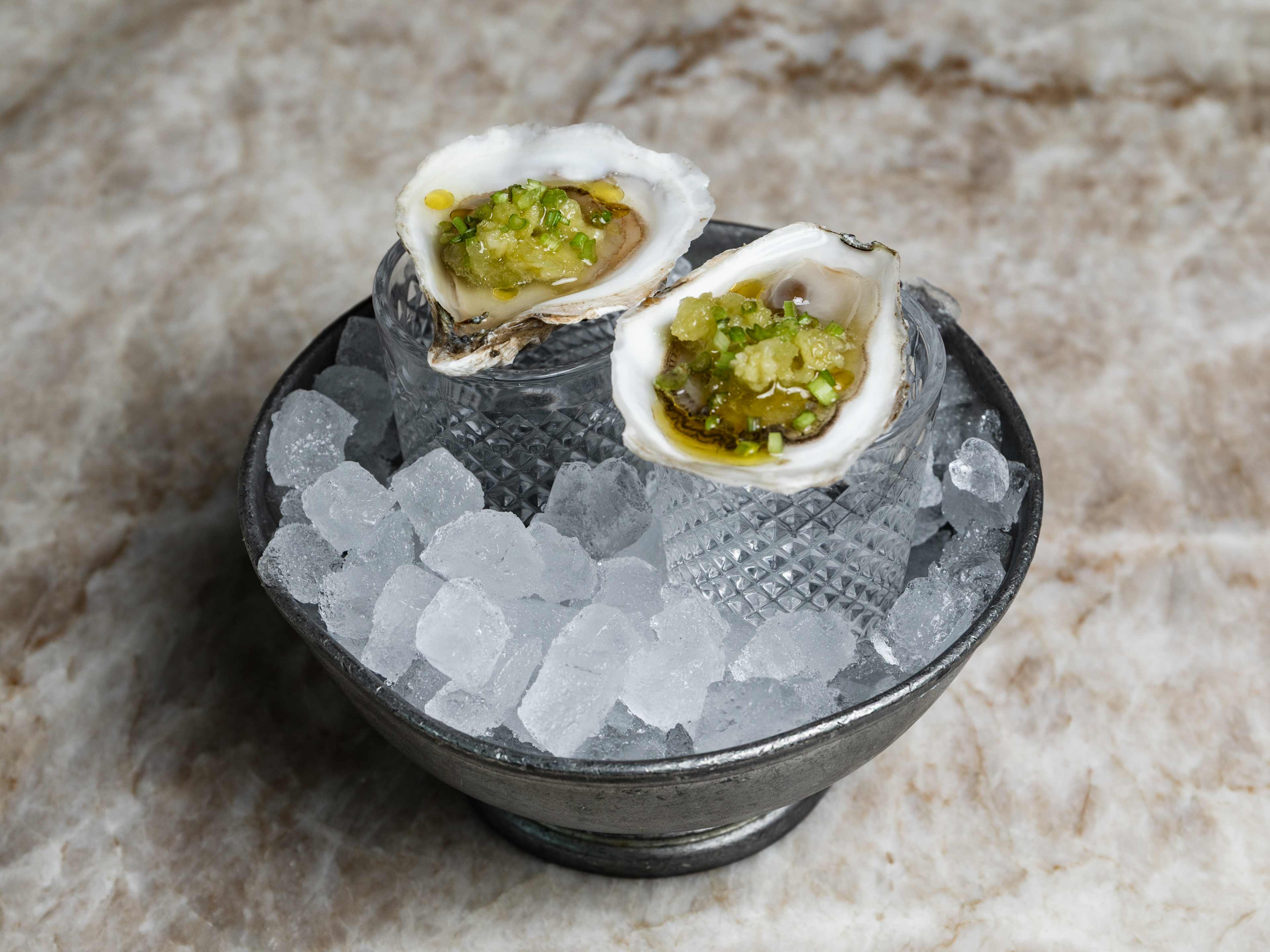 Queen's Raw Bar & Grill image