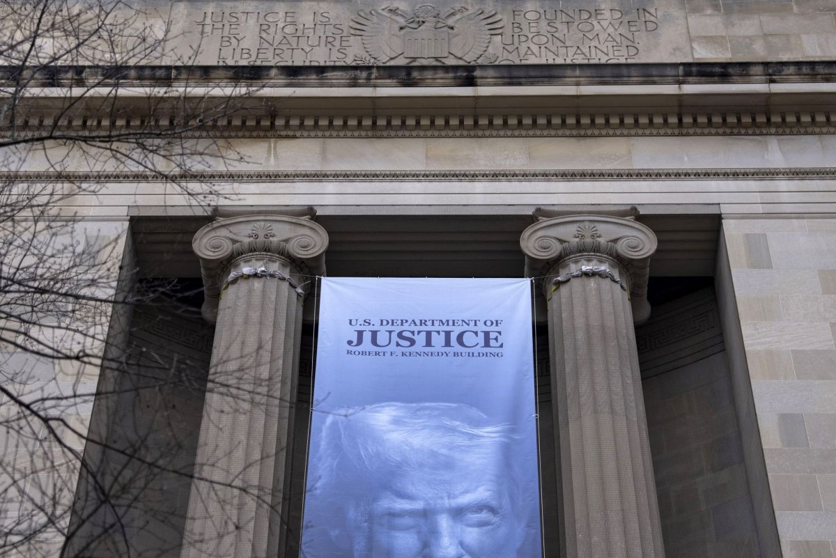 Man pleads guilty to ramming car into Chabad-Lubavitch's NYC headquarters