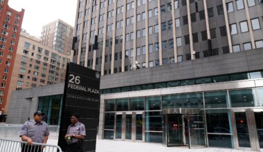 Queens rep introduces bill to keep migrants out of courthouses and away from feds — Queens Daily Eagle
