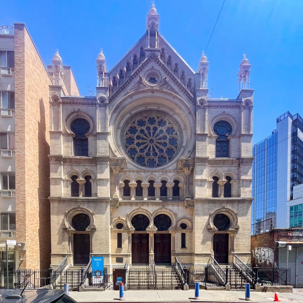 Eldridge Street Synagogue (Wikimedia Commons)