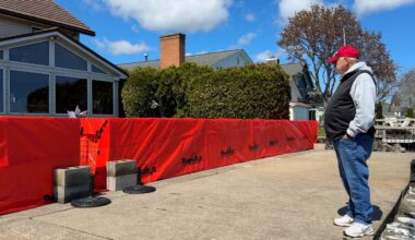 Homeowners on Lake Ontario call for intervention