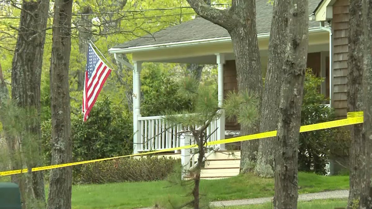 Police shoot and kill armed man after “violent domestic situation” in Northampton – NBC New York
