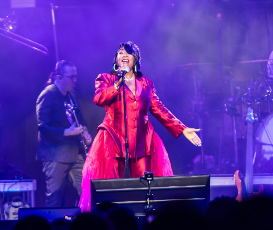 Fort Worth Sings Along With The Divas of Soul and R&B
