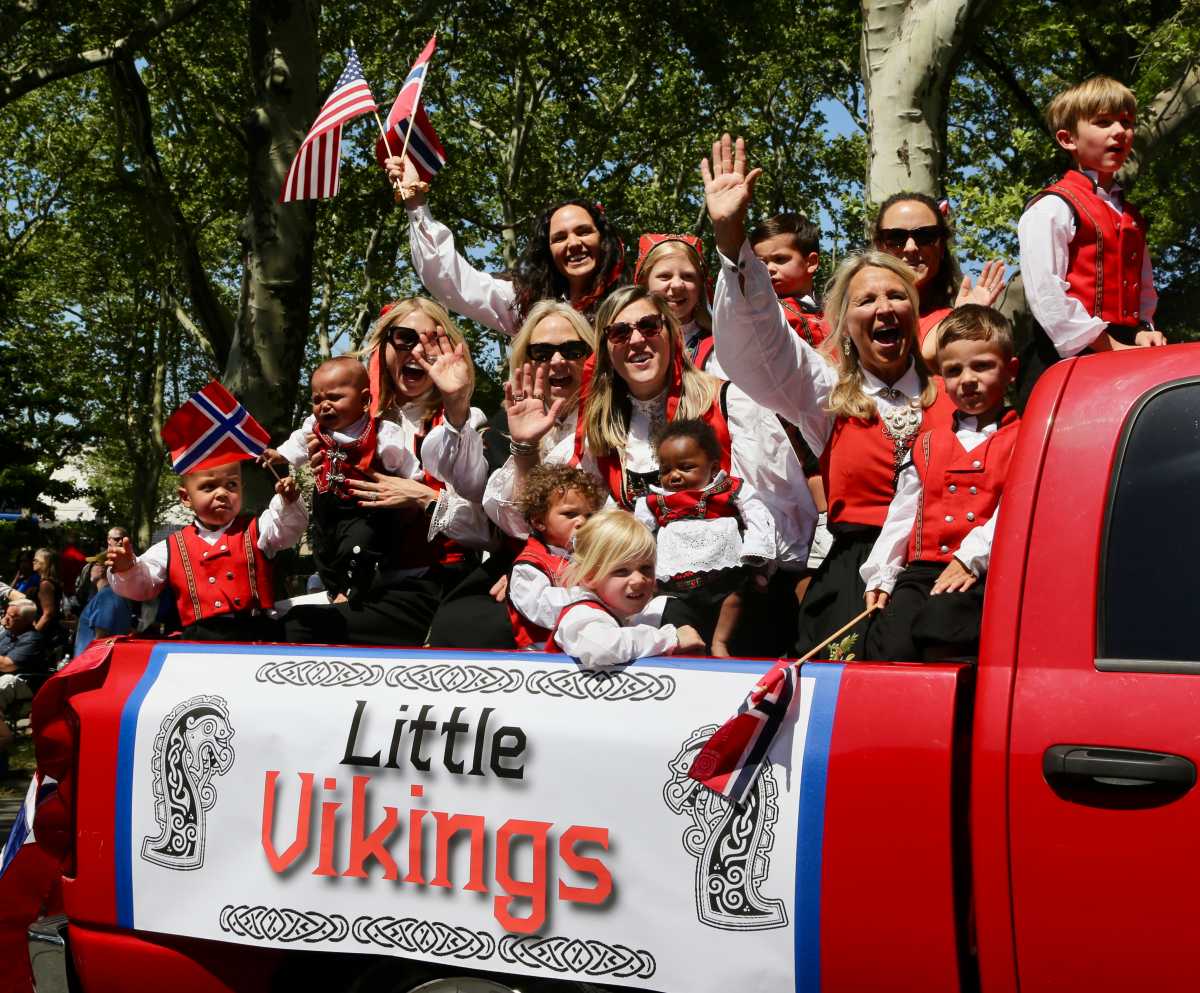 Norwegian Day Parade draws crowds to Bay Ridge for 73rd annual march • Brooklyn Paper