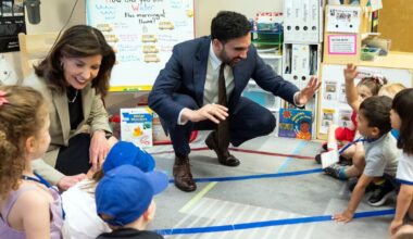 State budget deal extends NYC mayoral control, increases school funding