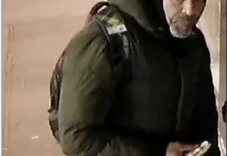Alleged burglar wanted for targeting tattoo studio near Roosevelt Avenue in Downtown Flushing: NYPD – QNS