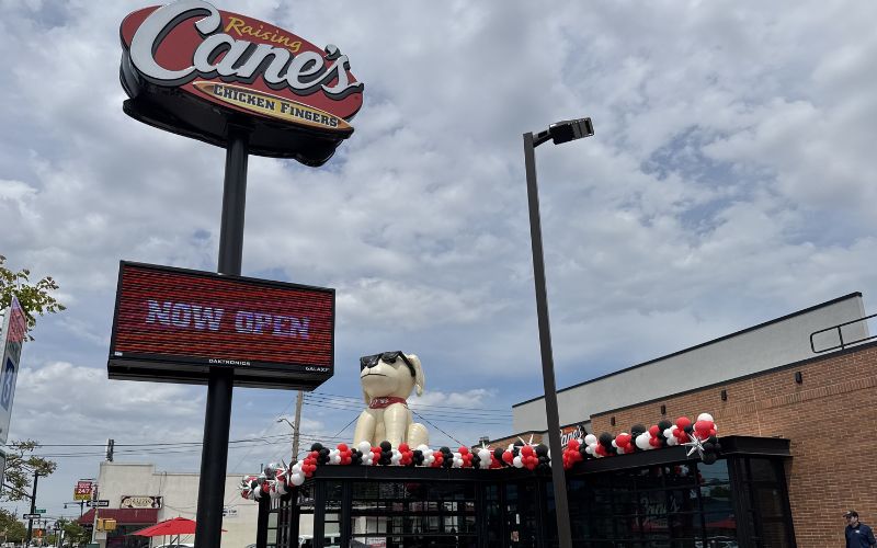 Raising Cane’s opens fifth Queens location in Laurelton, launches its first drive-thru in the borough – QNS