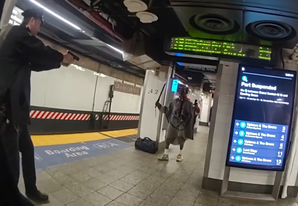 New video shows machete-wielding man shot by police at Grand Central shouted 'Shoot me'
