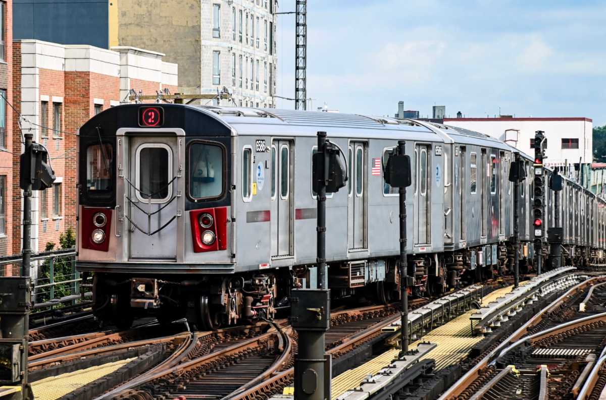 2 train running in the Bronx during service changes