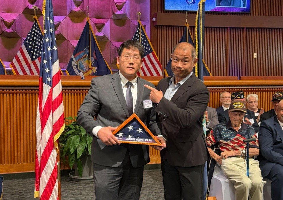 Sen. Liu inducts Queens army vet Justin Y. Park to NYS Senate Veterans Hall of Fame – QNS