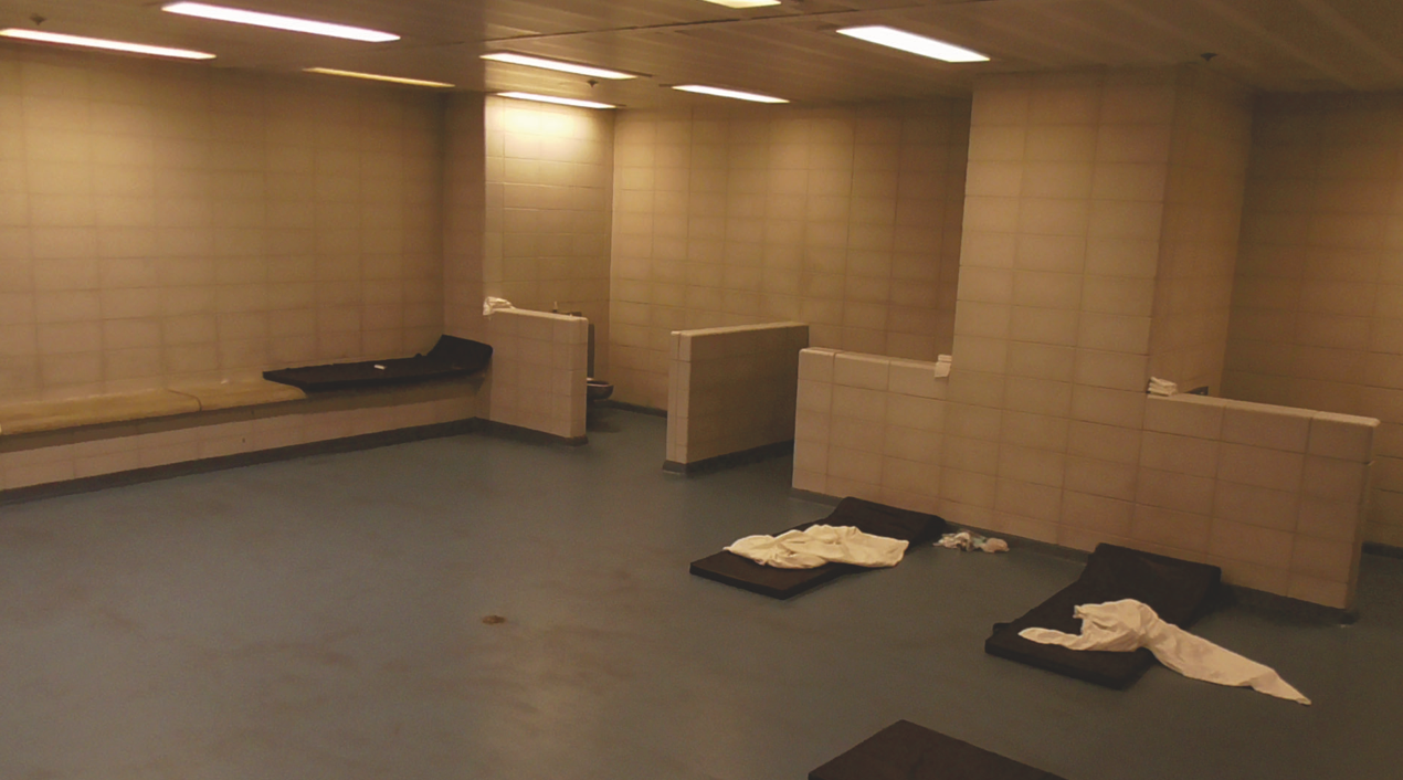 ICE sought to prevent the release of images showing the inside of a holding cell in downtown Manhattan, where detainees were crammed into a makeshift detention space after a surge of arrests in 2025