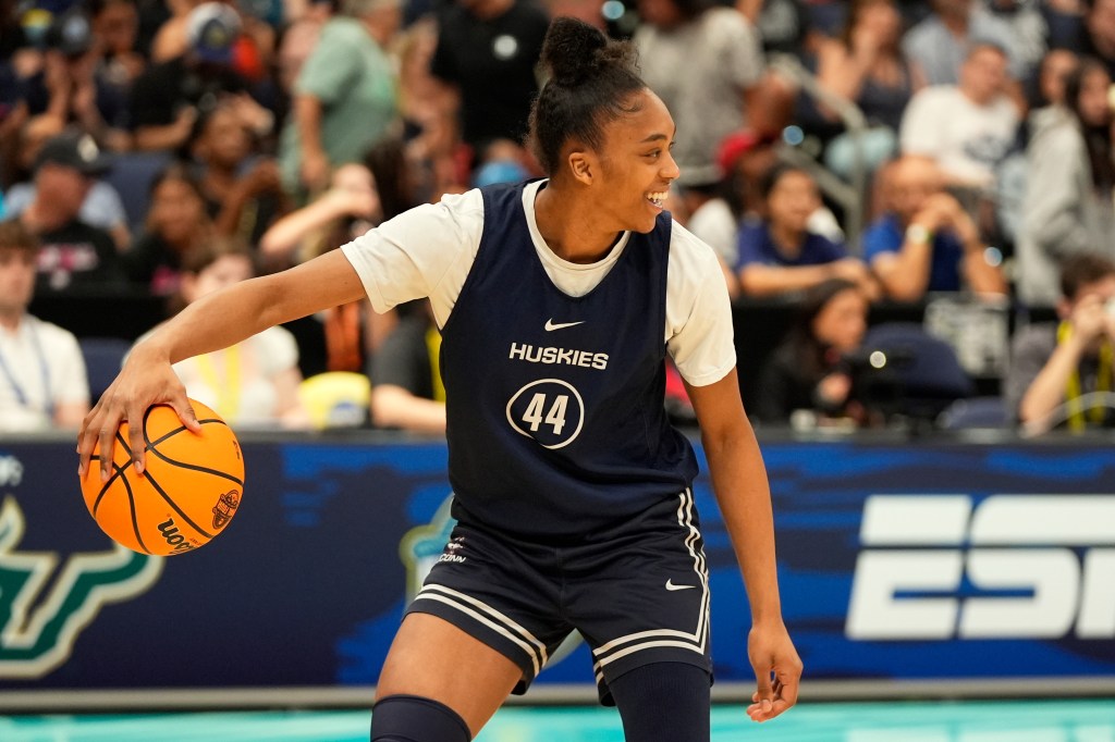 UConn alum Aubrey Griffin signs with New York Liberty