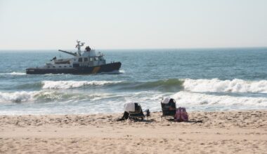 Search resumes for swimmer who disappeared off Rockaway Beach