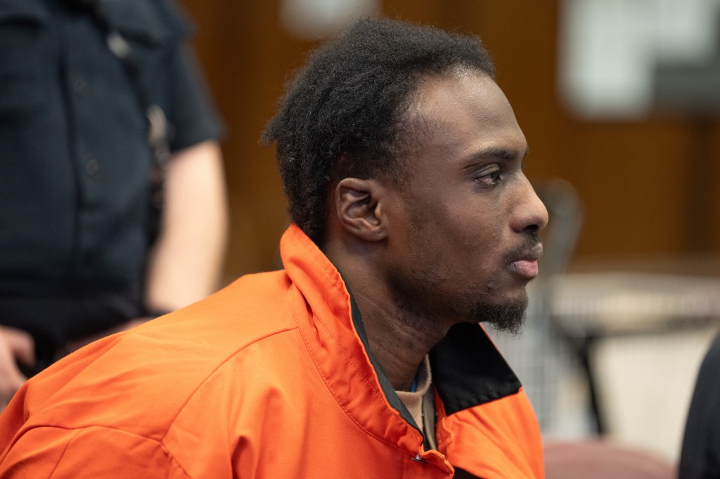 Man who slashed 2 in subway on Christmas Eve at Grand Central gets 8 years