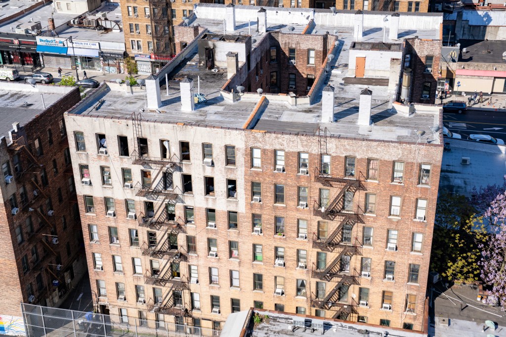 Landlord of NYC building where 3 died in blaze had racked up nearly 1,000 violations