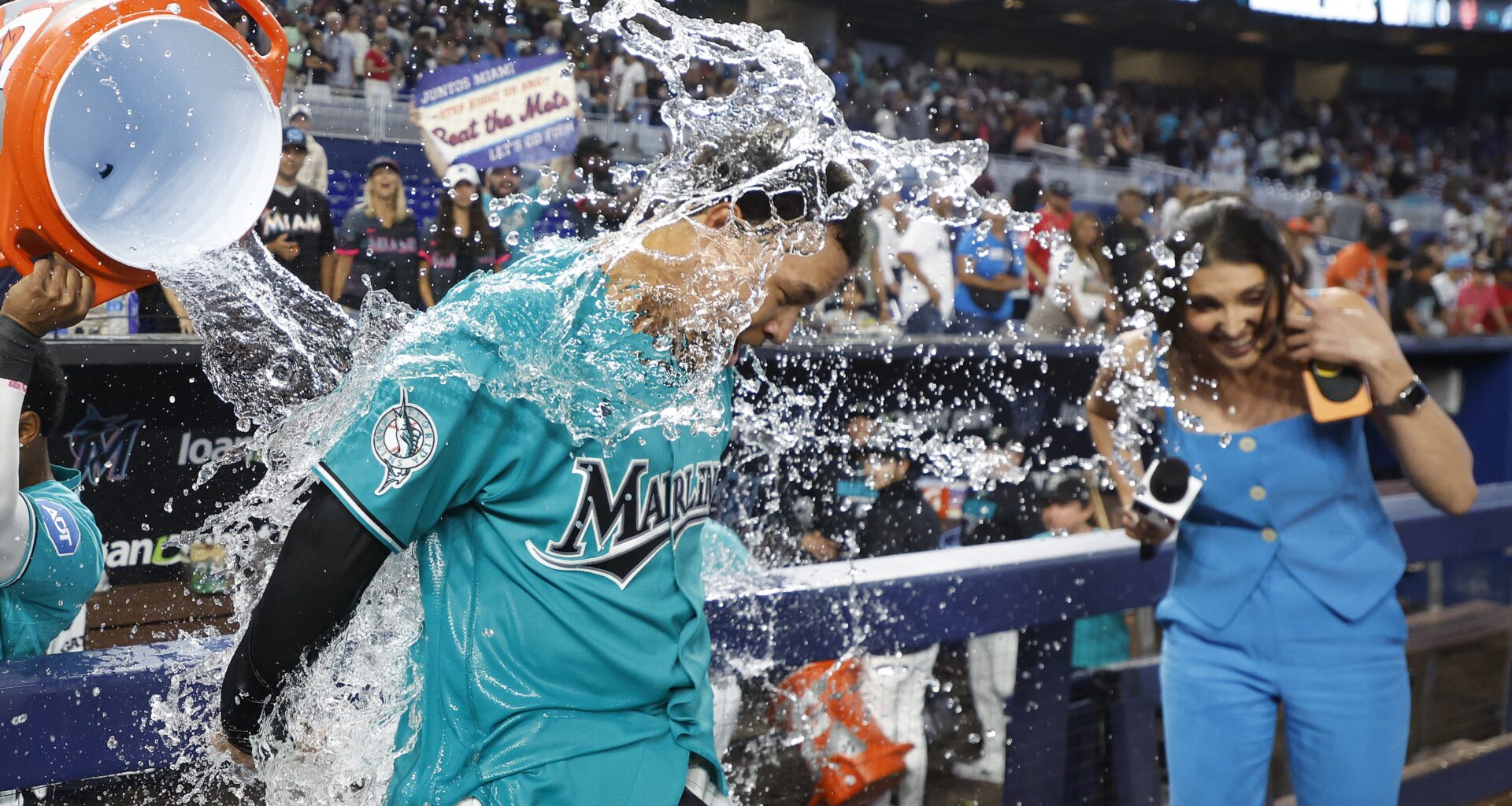 'Kings of Queens': Marlins walk off, sweep Mets - Marlins