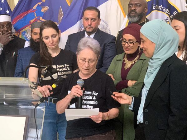 Bobby Sackman, a member of Jews for Racial and Social Justice, reads a statement condemning anti-Muslim rhetoric. Photo: Mary Frost/Brooklyn Eagle