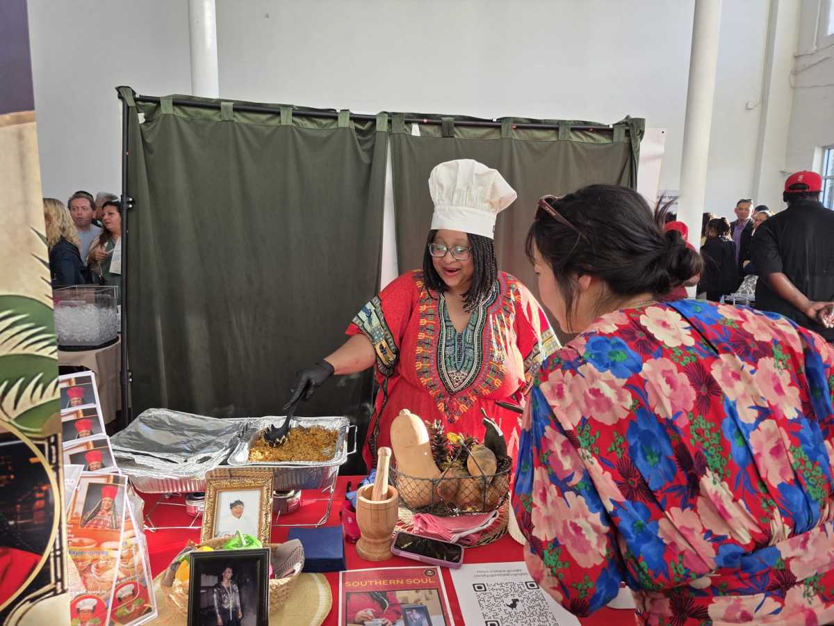 Queens Taste welcomes record-breaking crowds at LIC’s Sound River Studios – QNS