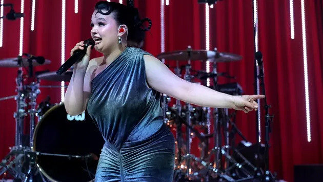 Lola Young performs during Elton John AIDS Foundation's 34th Annual Academy Awards Viewing Party on March 15, 2026 in West Hollywood, California. (Kevin Mazur/Getty Images for Elton John AIDS Foundation)