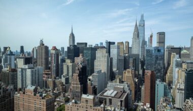 Woman dies after falling into an uncovered maintenance hole in New York City