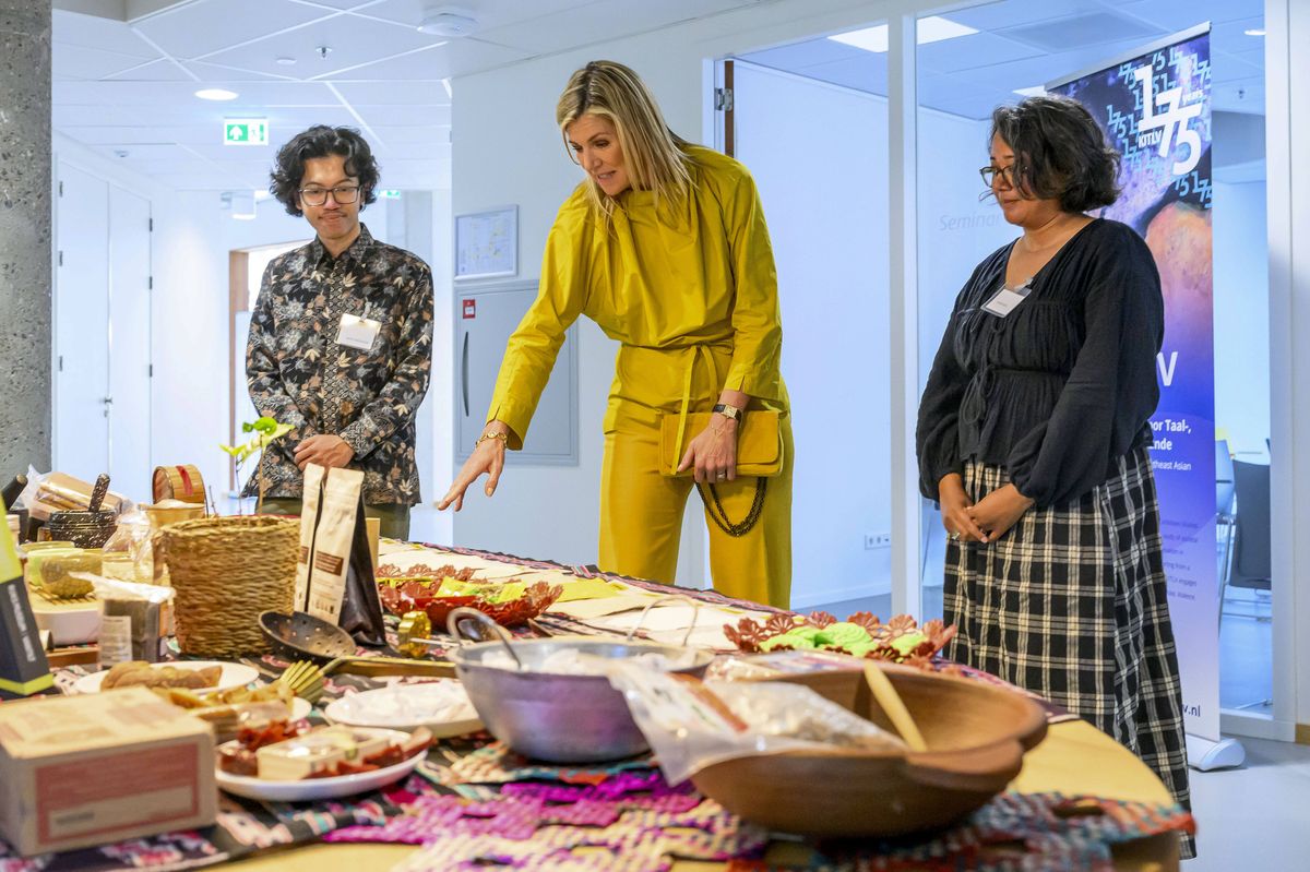 Queen Máxima visited the Royal Netherlands Institute of Southeast Asian and Caribbean Studies as part of its milestone anniversary events.