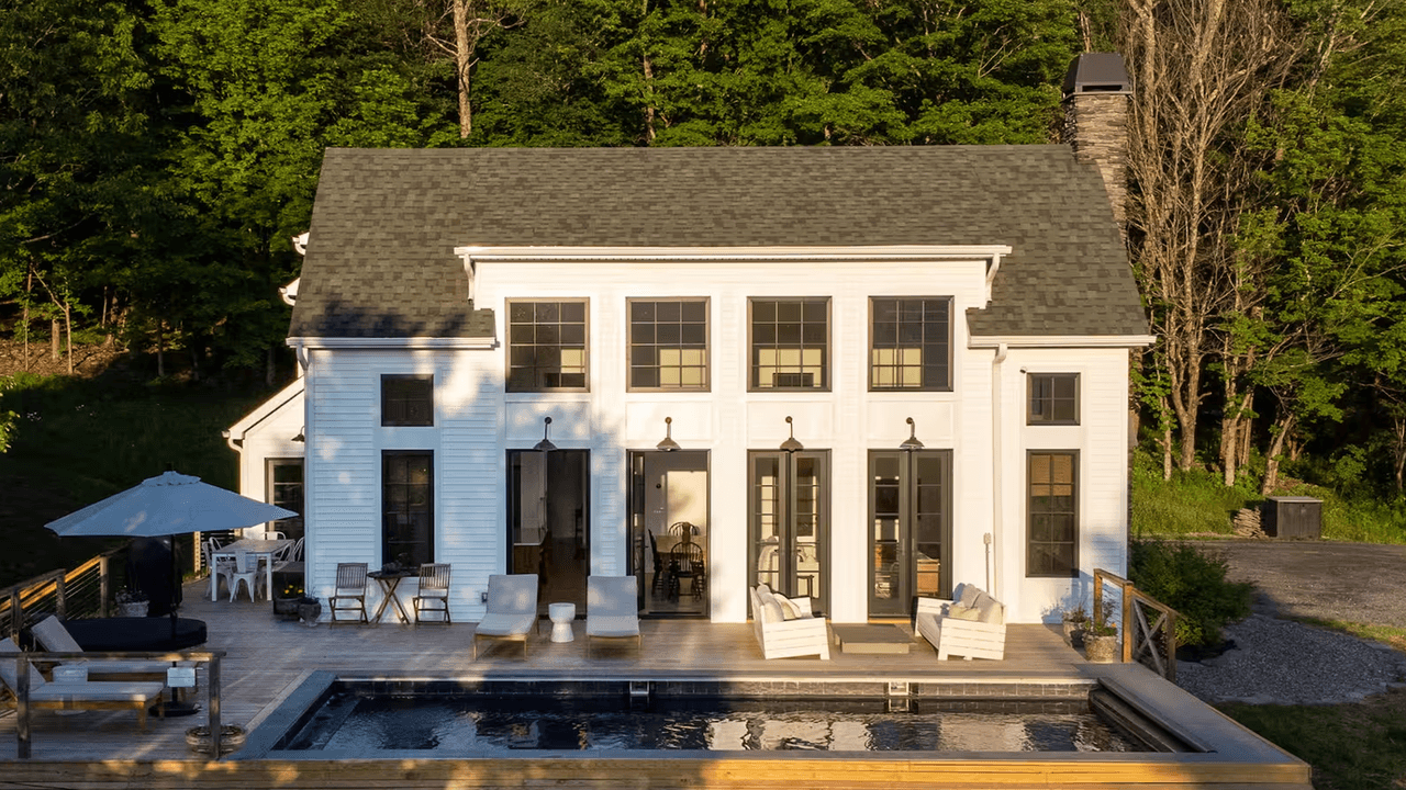 11 Summer-Friendly Airbnbs Near NYC, With Access to Pools, Lakes, and Beaches