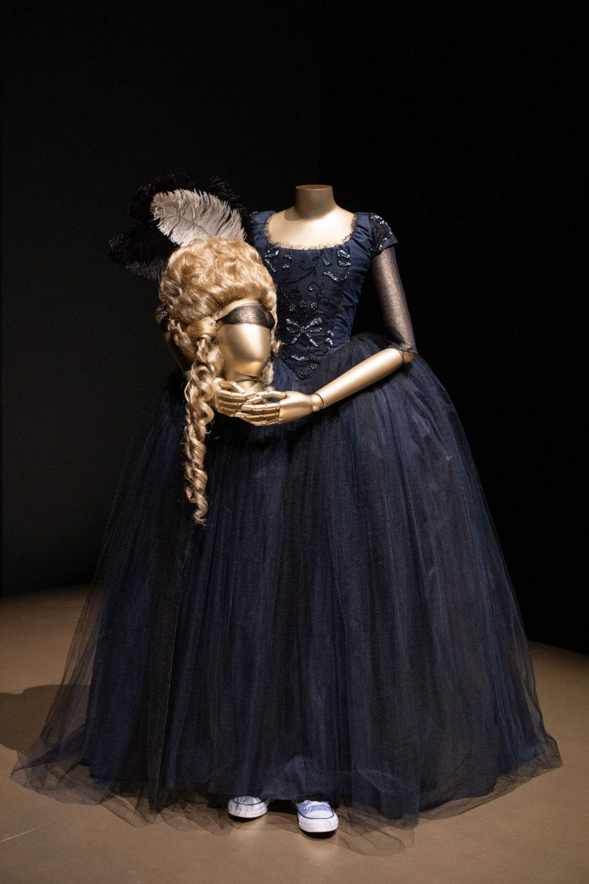 Setting up the exhibition Queens on Stage. The art of Italian costume design between cinema and theater. Photo: Margherita Borsano