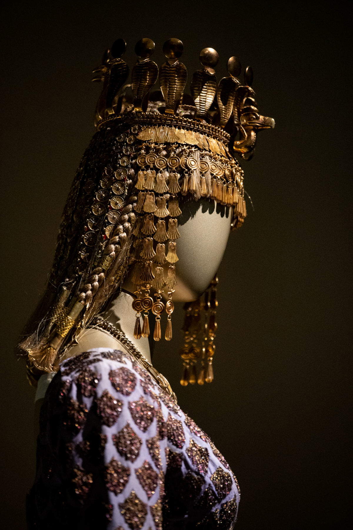 Setting up the exhibition Queens on Stage. The art of Italian costume design between cinema and theater. Photo: Margherita Borsano