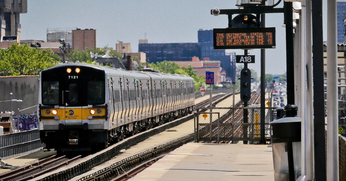 LIRR strike looms as negotiations continue between union and MTA